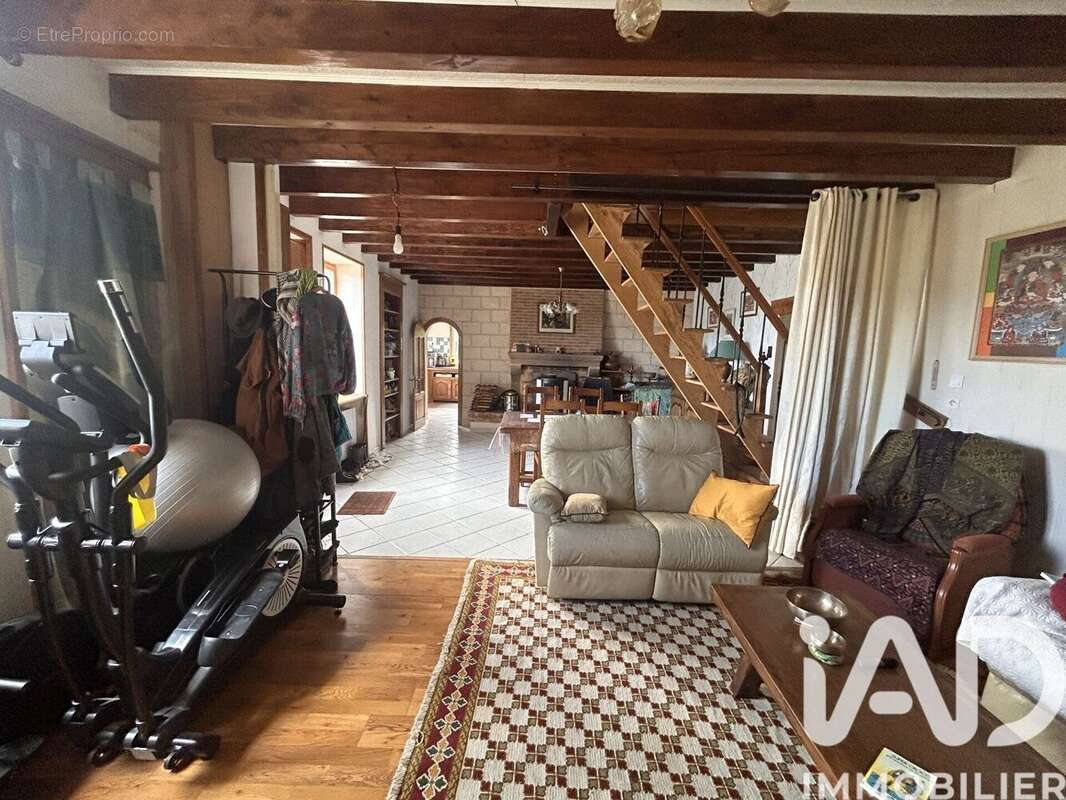 Maison 115 m² à Mesvres  - photo 3