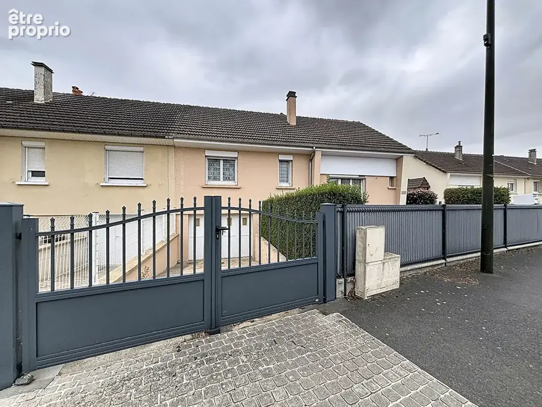 Maison à SAINT-PIERRE-SUR-DIVES