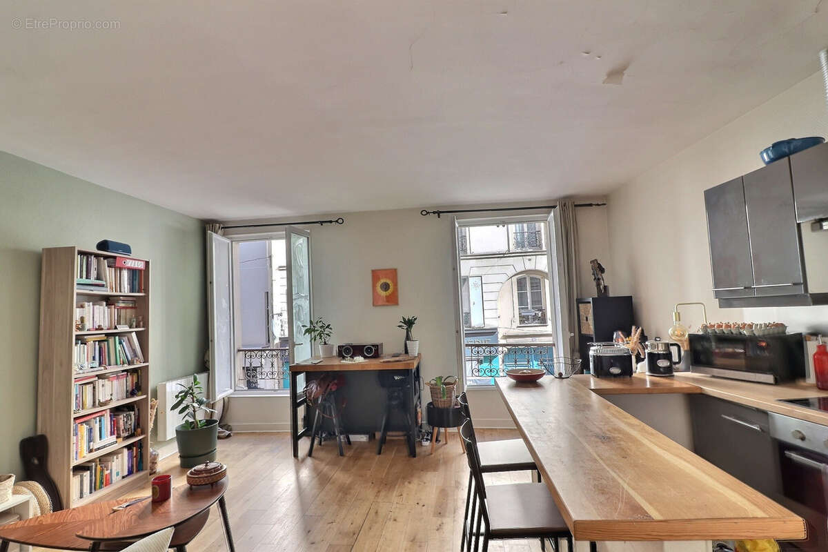 Appartement à PARIS-14E