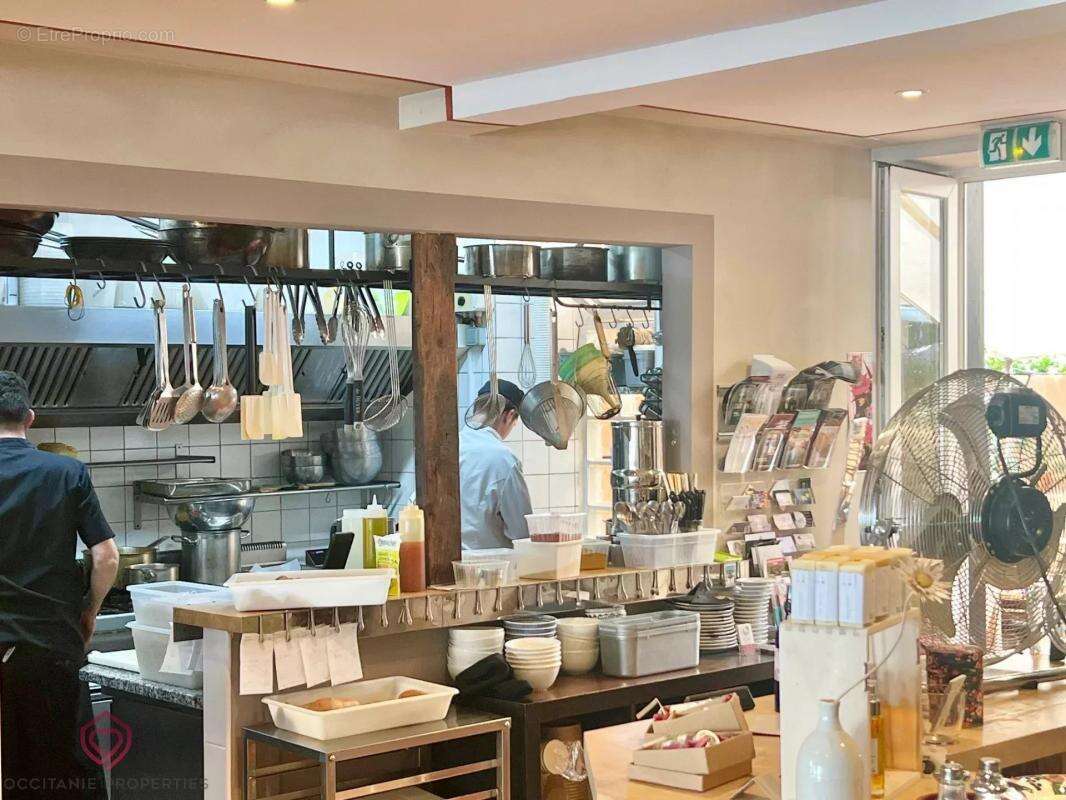 Commerce à LE MAS-D&#039;AZIL