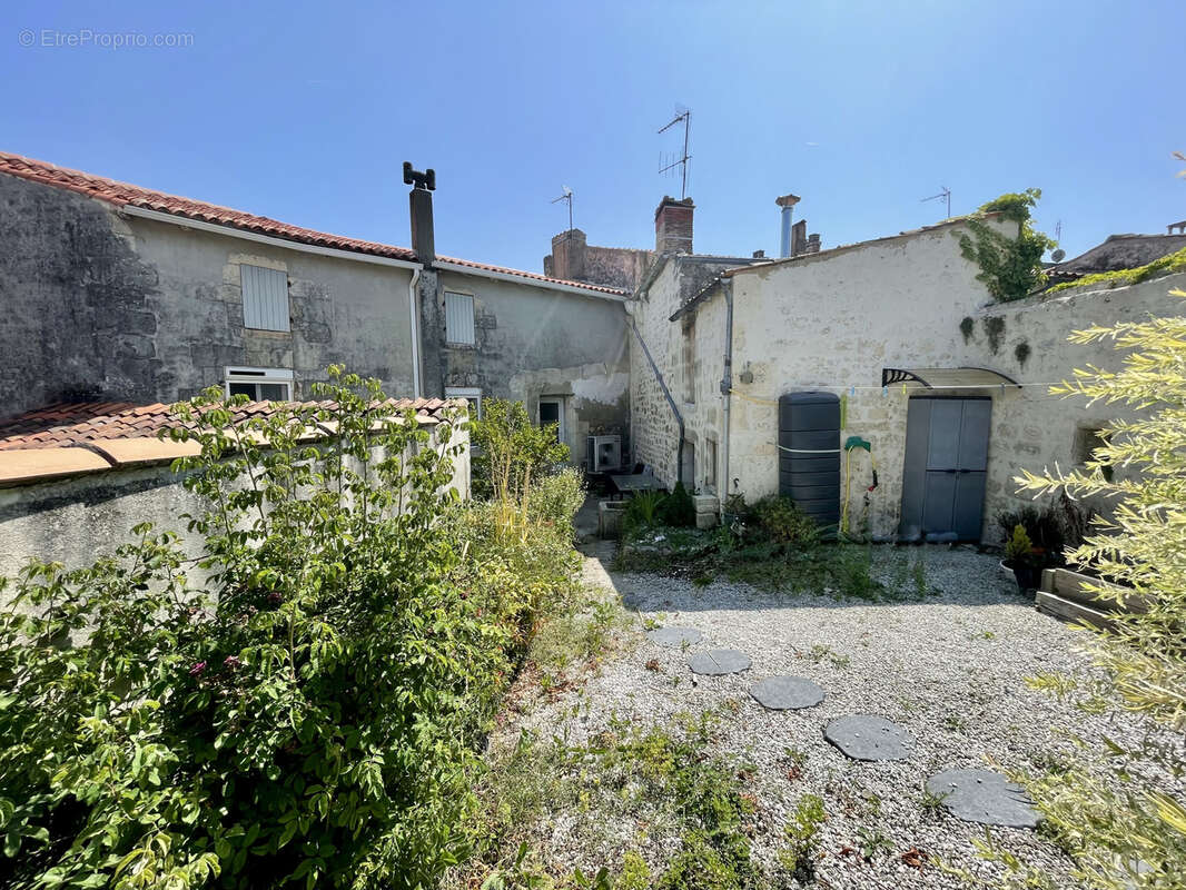 Maison à SAINT-SAVINIEN