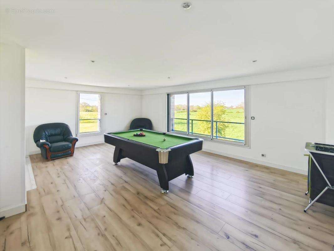 Maison à SAINT-MACAIRE-EN-MAUGES