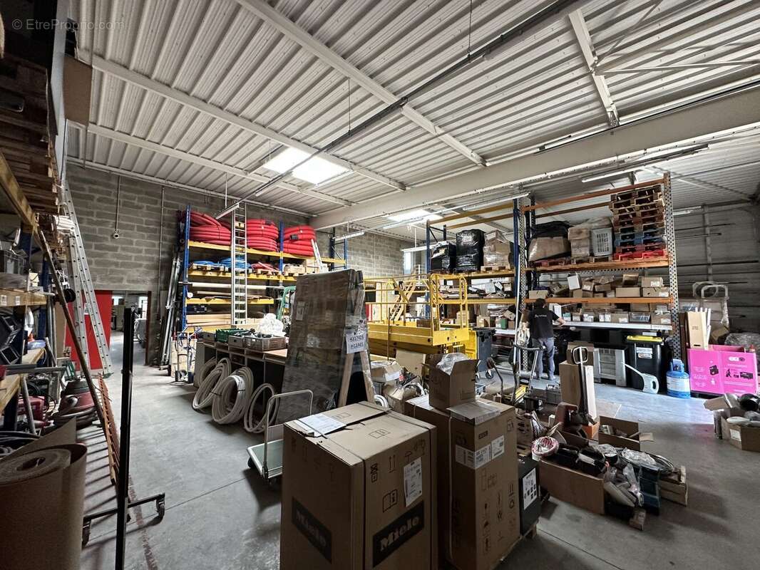 Commerce à BEAUVILLIERS