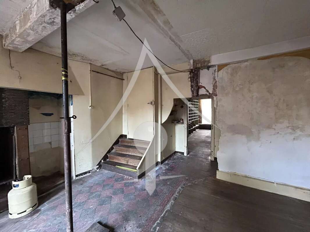 Maison à LAVERNOSE-LACASSE