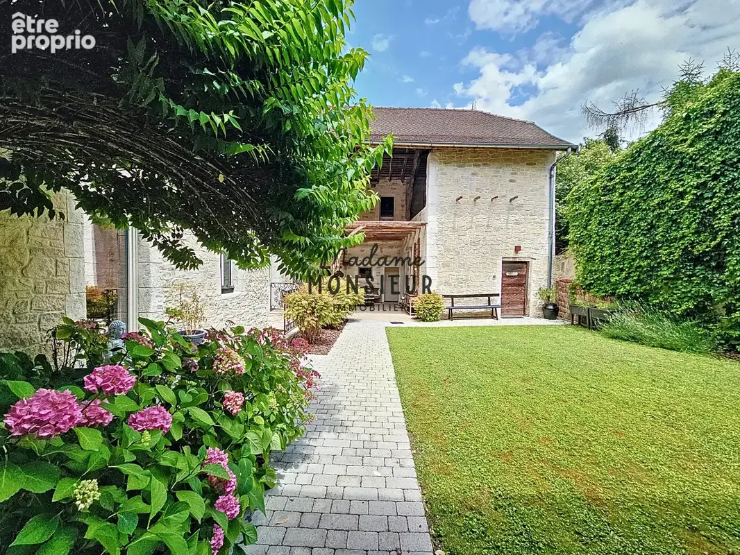 Propriété 280m2 avec jardin paysagé - photo 2