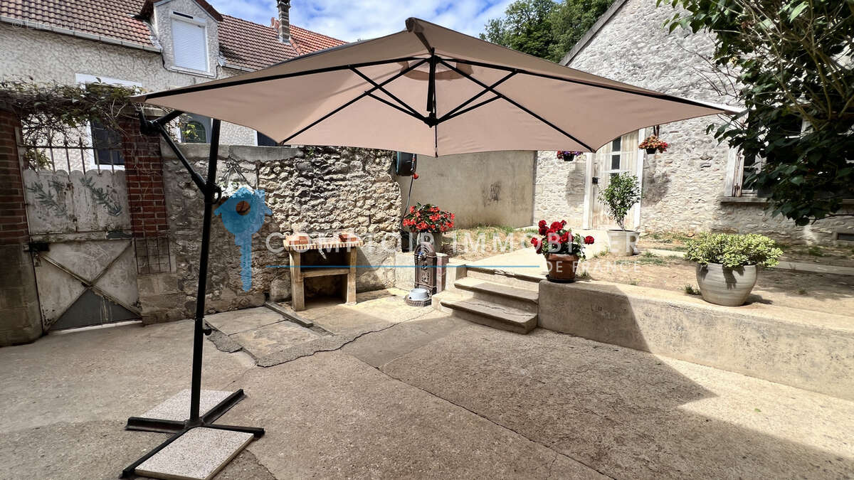 Maison à CERNY