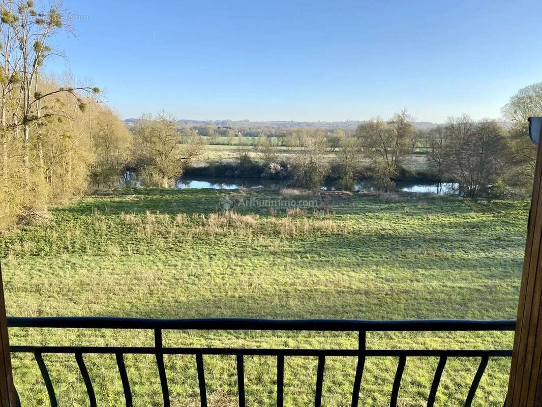 Maison à LA CHARTRE-SUR-LE-LOIR