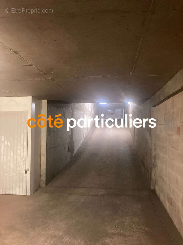 Parking à PARIS-19E