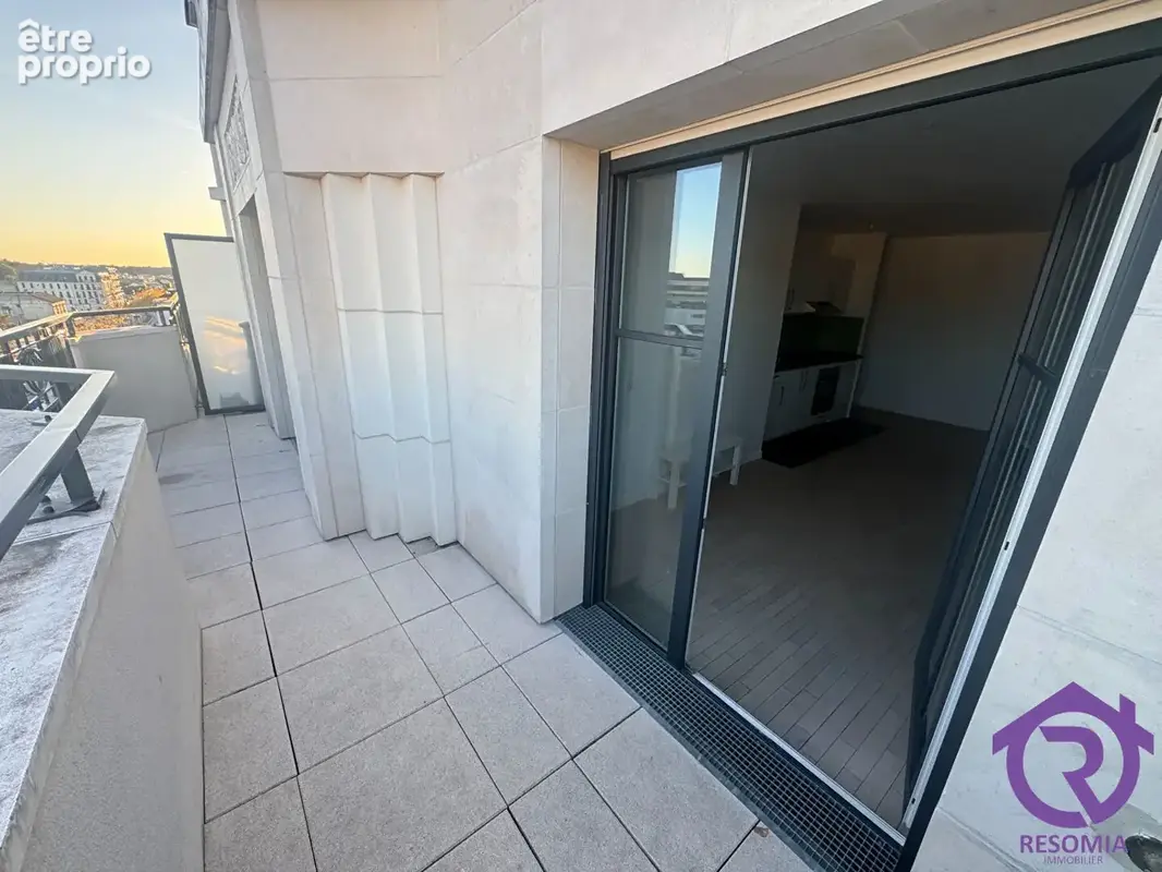 Très beau 2 P 44.1 m², dernier étage TERRASSE de 8 m² et PKG - photo 1