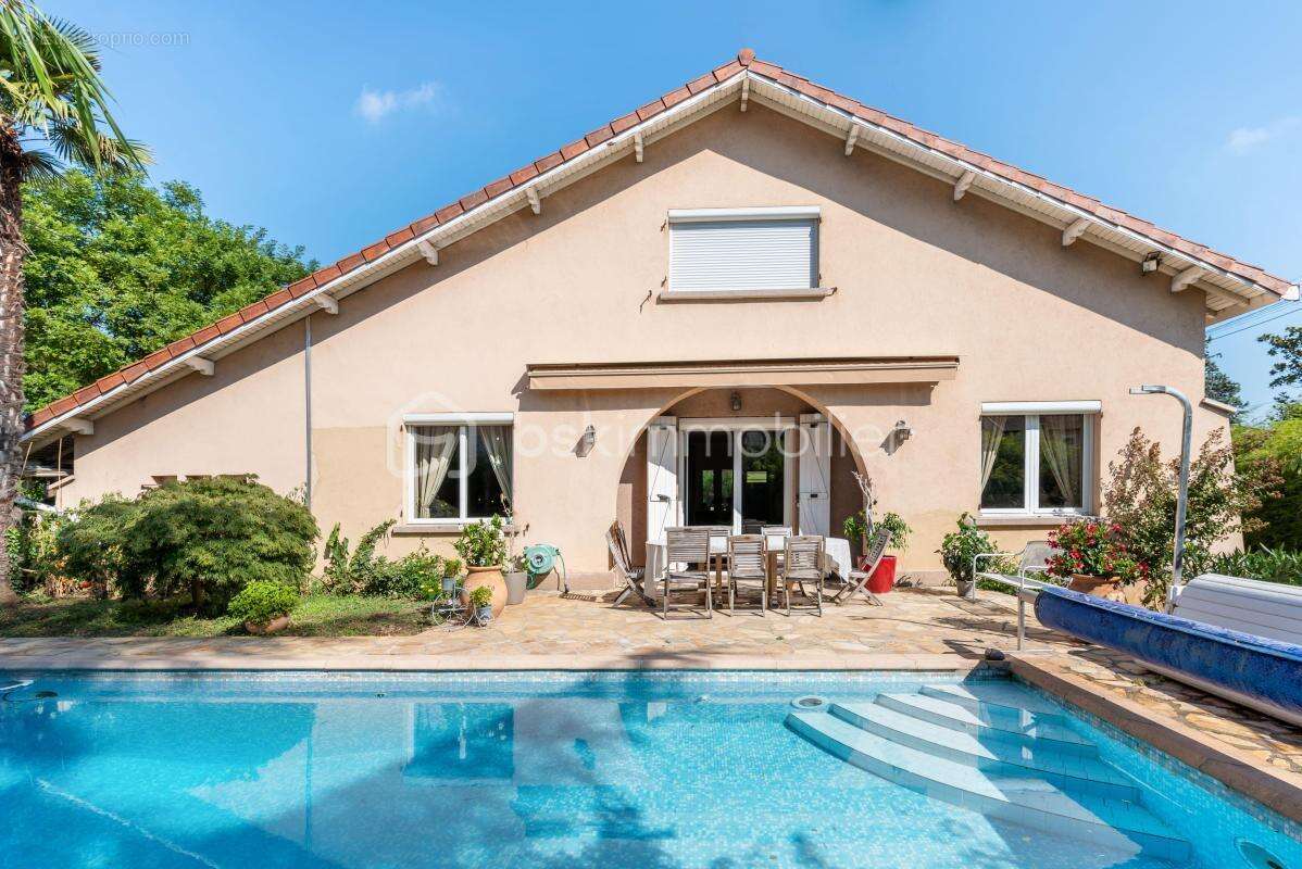 Maison à DECINES-CHARPIEU