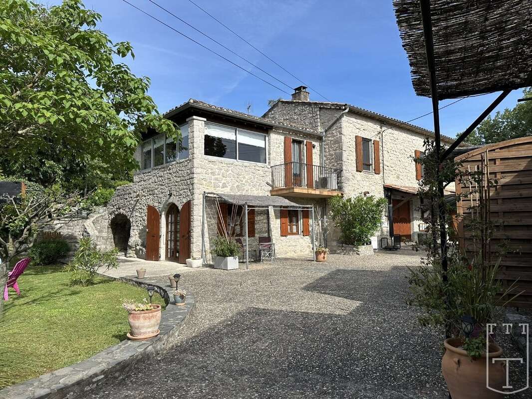 Maison à RUOMS