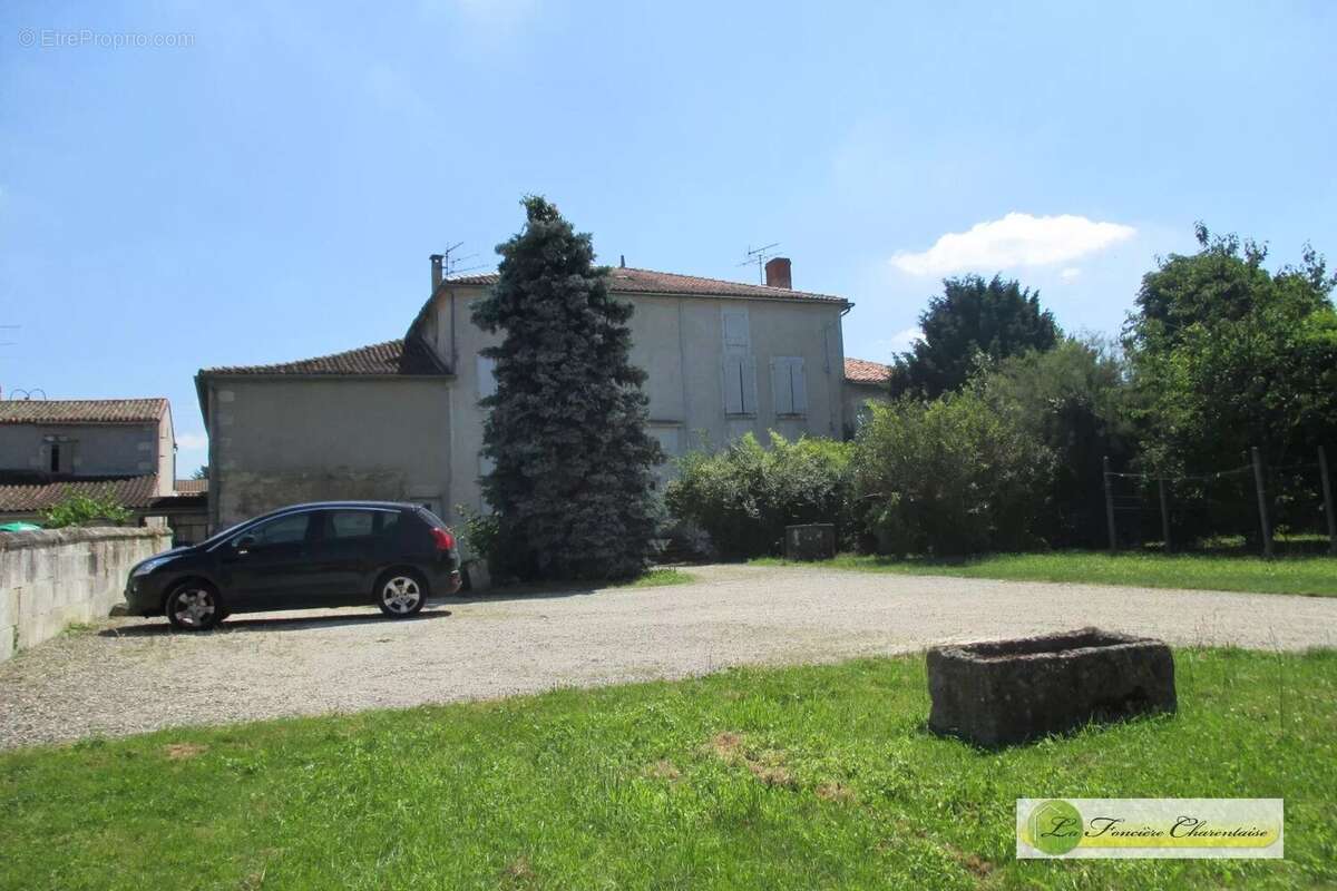 Terrain à ANGOULEME