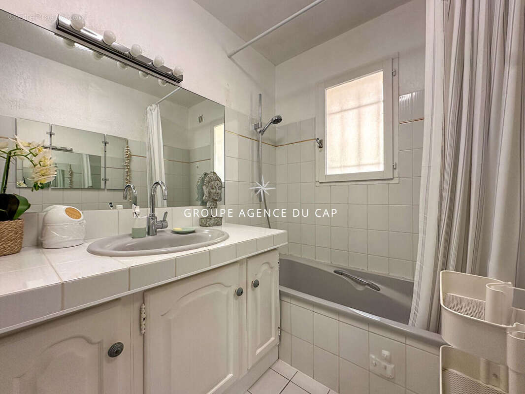 Maison à LES ISSAMBRES