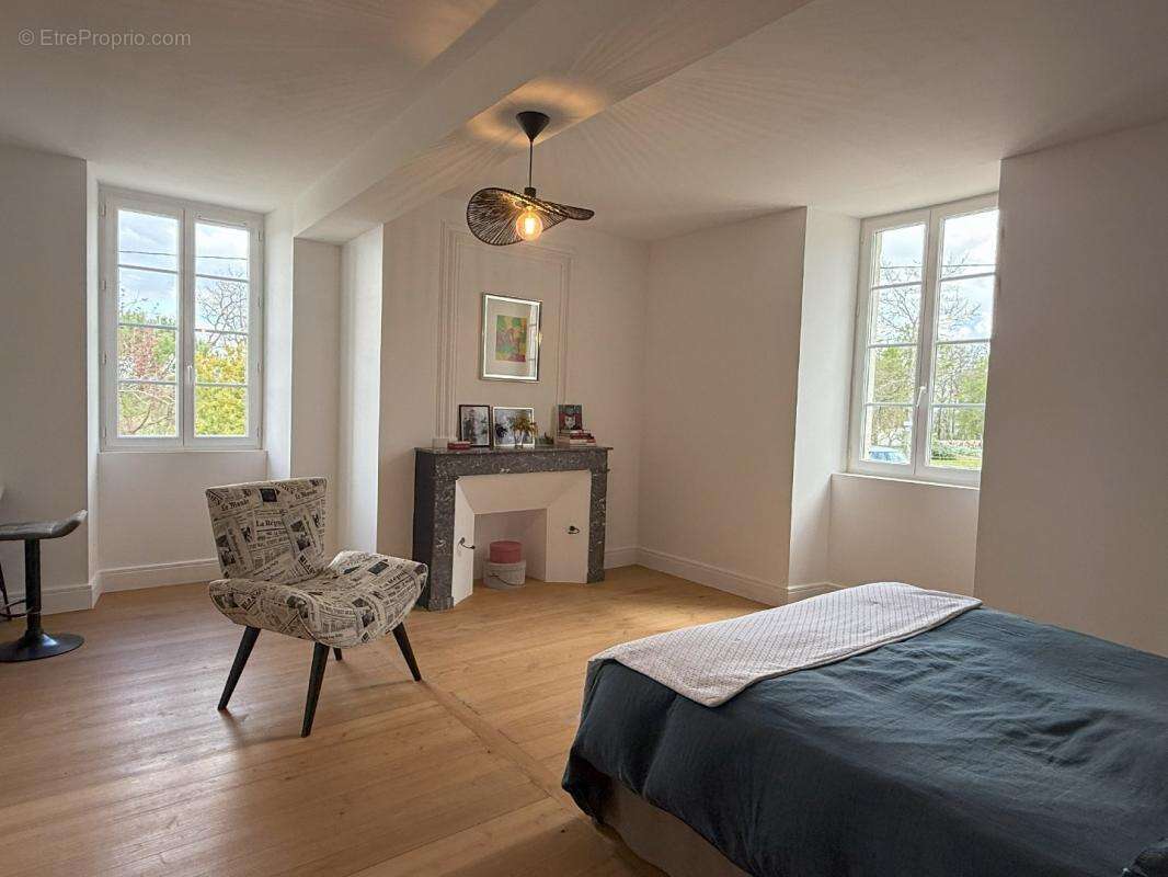 Maison à VALENCE-SUR-BAISE