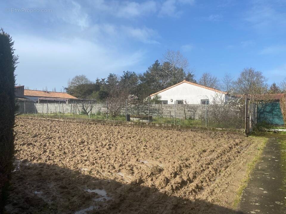 Terrain à LA PLAINE-SUR-MER