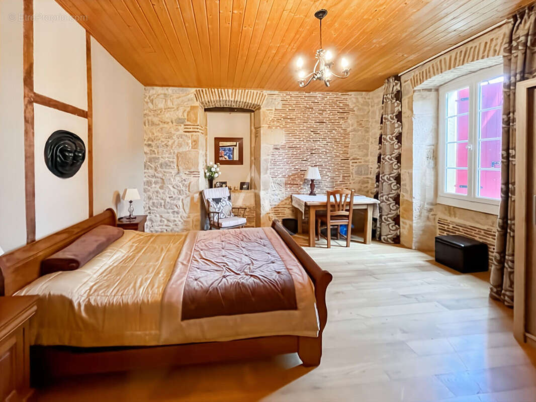Maison à PRAYSSAC