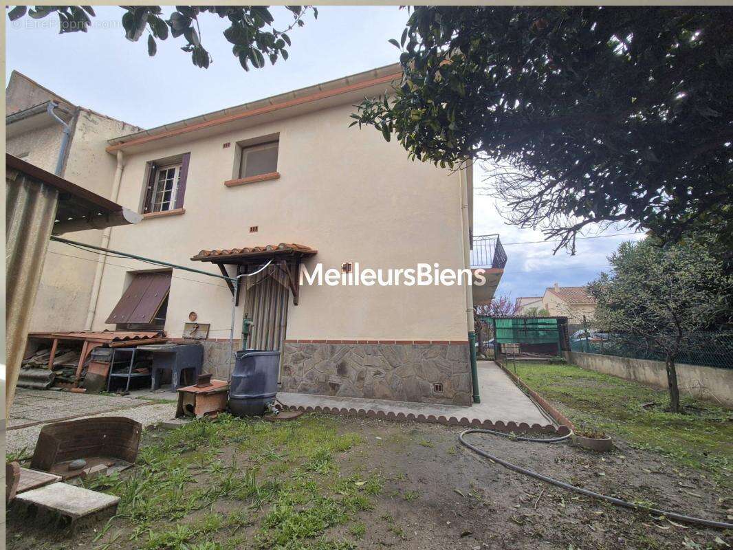 Maison à PEZILLA-LA-RIVIERE