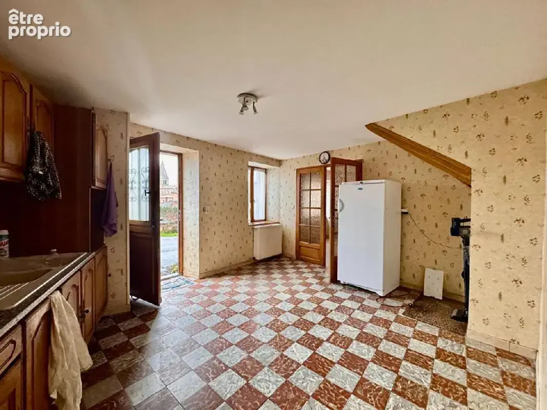 Maison 104 m² à Saint-Leger-Sous-La-Bussiere  - photo 3