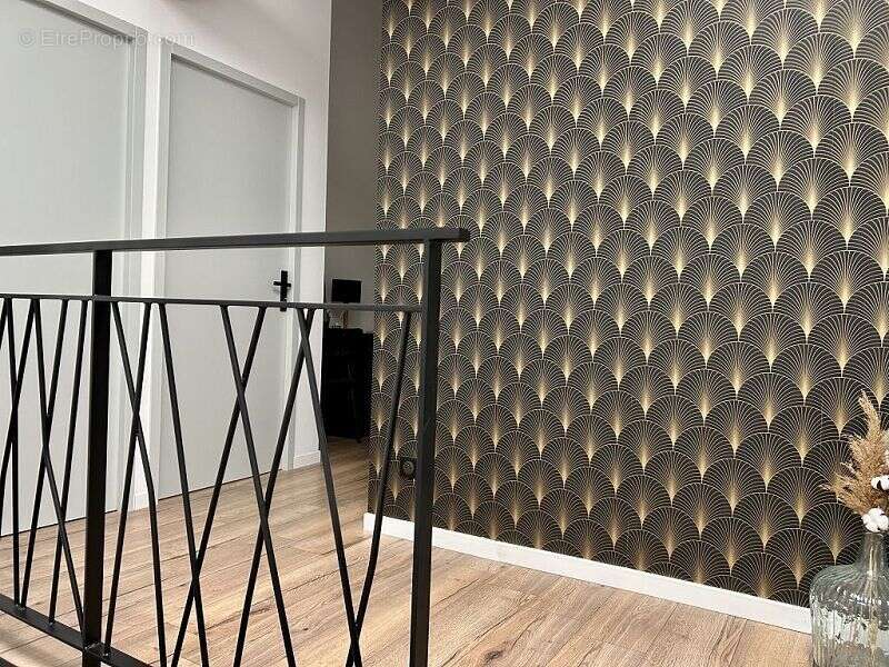 Maison à MONTROND-LES-BAINS