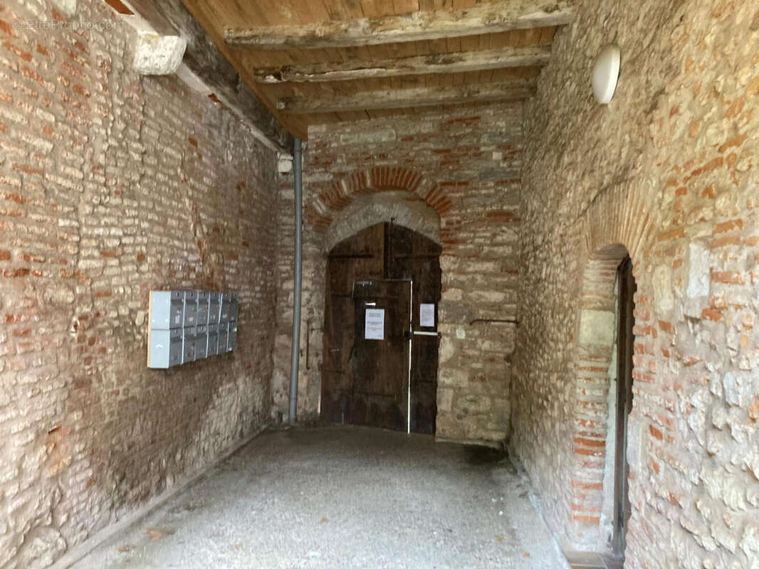 hall entrée exter - Appartement à CAHORS
