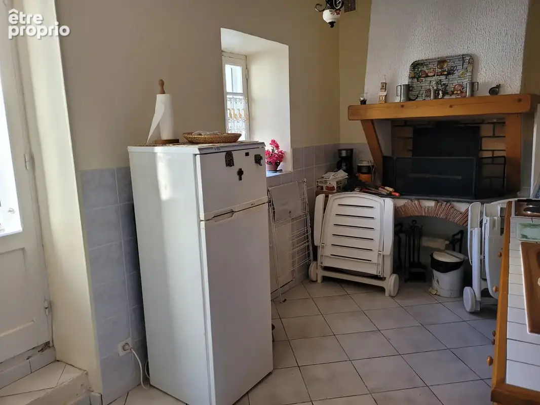 Salles d'Aude Maison Vigneronne de type 7 sur 3 niveaux et disposant d'une remise de 70 m2, d'une cour. - photo 6