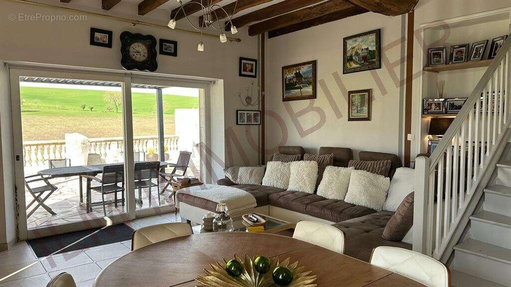 Maison à SAINT-BRIS-LE-VINEUX