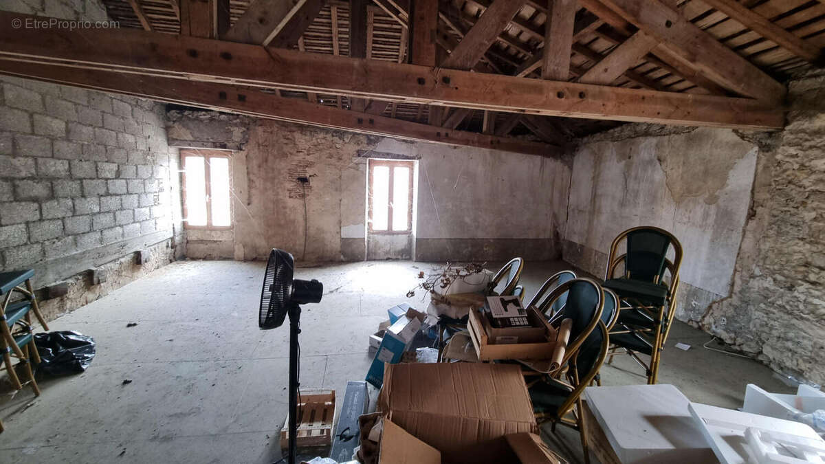 Commerce 80 m² à Saint-Pardoux-La-Riviere  - photo 6