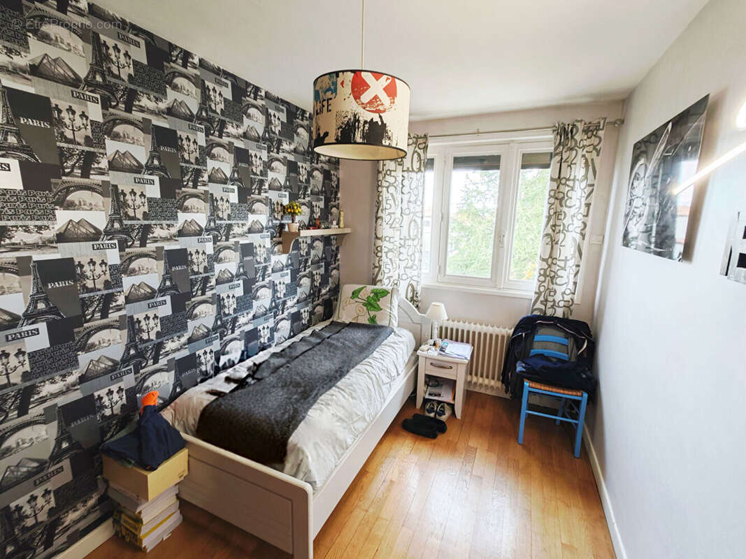 Maison à LA TOUR-DE-SALVAGNY