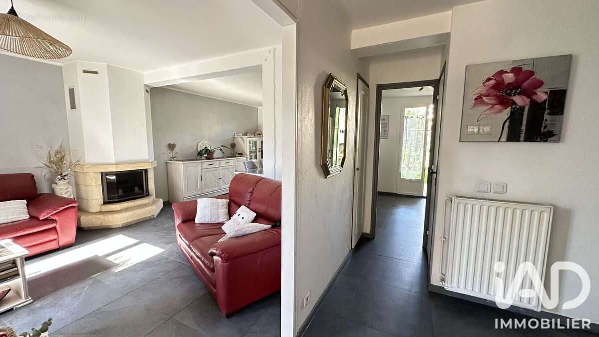 Maison 105 m² à Sainte-Genevieve-Des-Bois  - photo 5