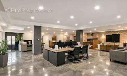 Commerce à NANTERRE