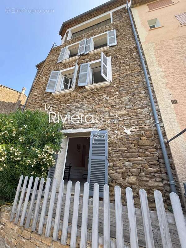 Maison à BORMES-LES-MIMOSAS