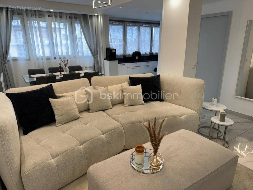 Appartement à LES PAVILLONS-SOUS-BOIS