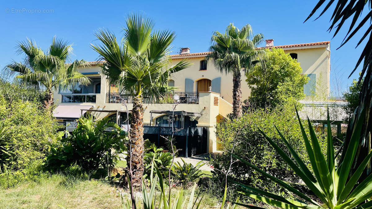 Appartement à LA CRAU