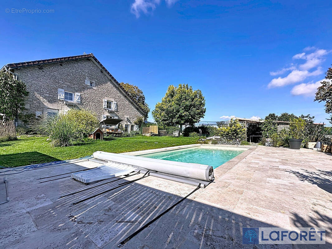 Maison à PERROGNEY-LES-FONTAINES