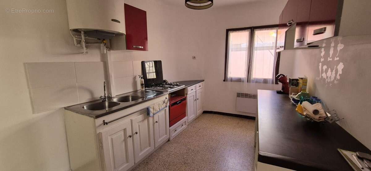 Appartement à CEYRESTE