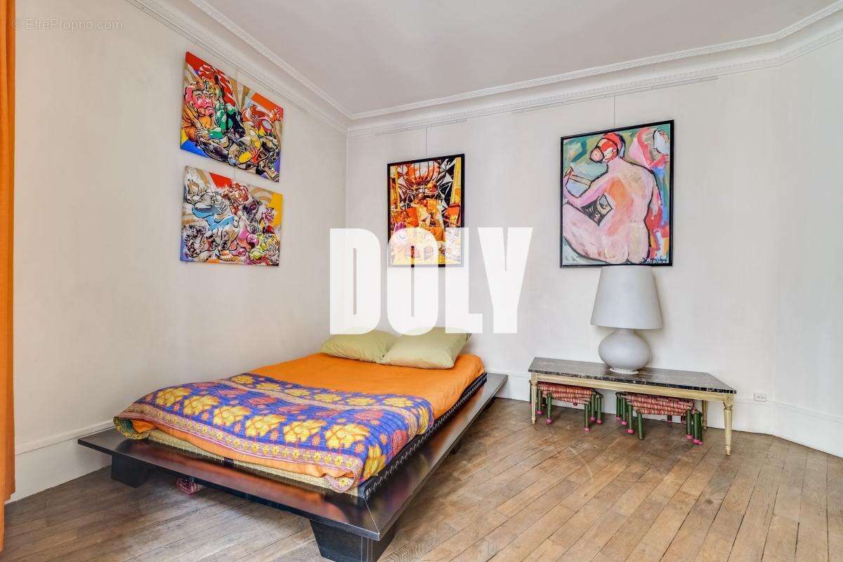 Appartement à PARIS-18E