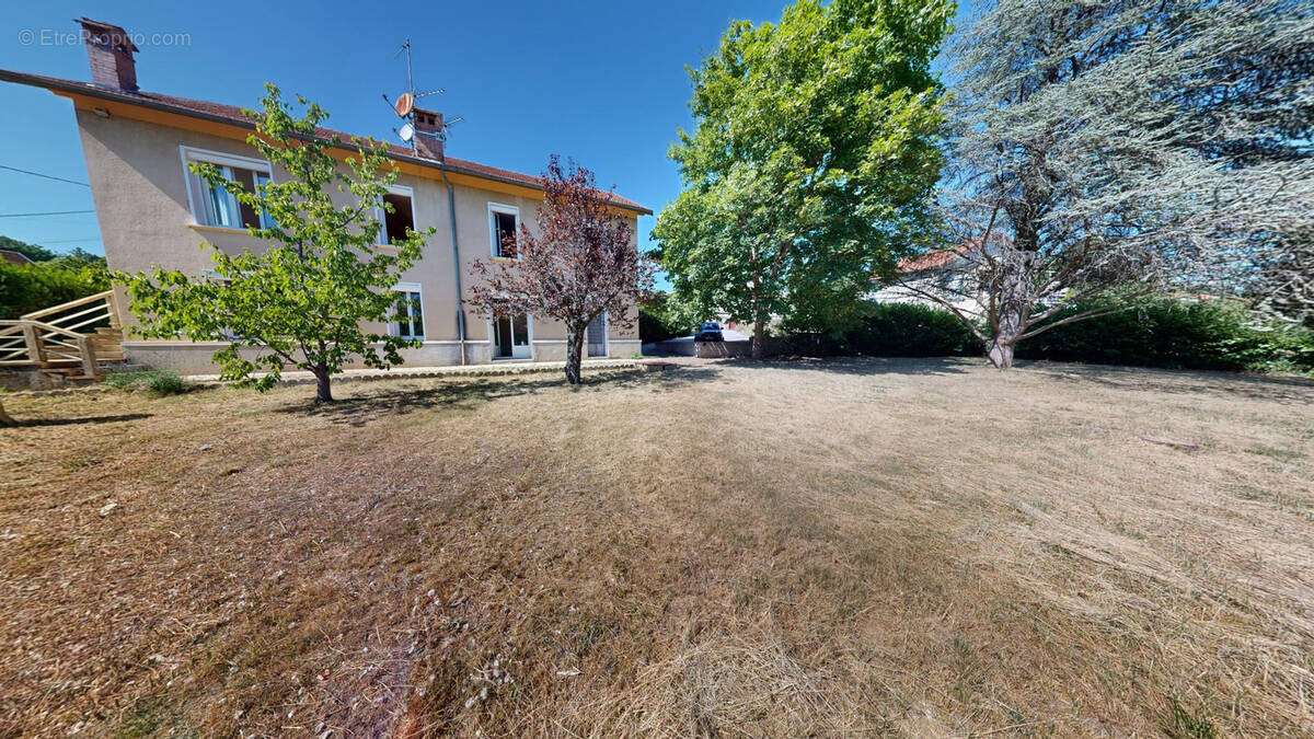 Maison à LARAGNE-MONTEGLIN