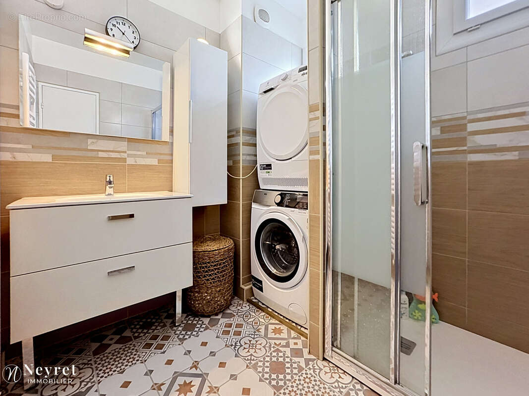 Appartement à SAINT-GENIS-LAVAL