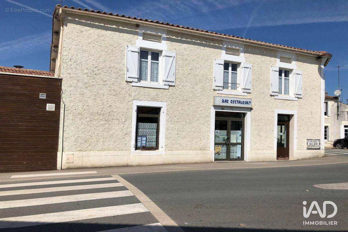 Photo 1 - Commerce à SAINT-CYR-DES-GATS