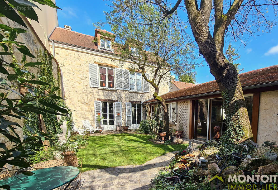 Maison à THIAIS