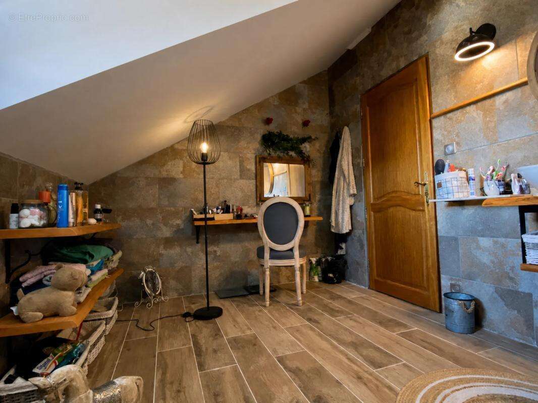 Maison de 6 pièces de 210 m² à Le Bouchage - photo 13