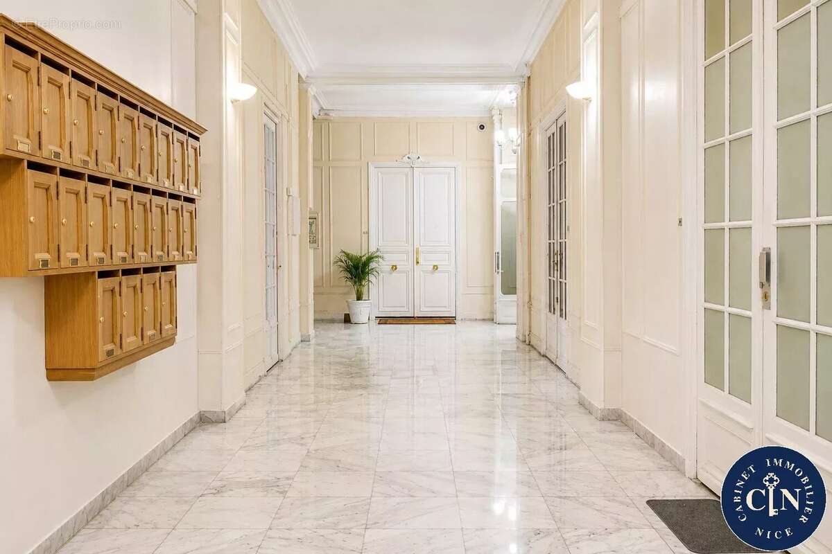 Appartement 62 m² à Nice  - photo 9