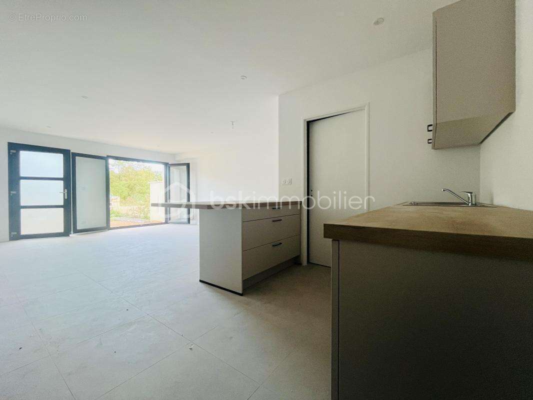 Maison à SAINT-DIDIER-DE-FORMANS