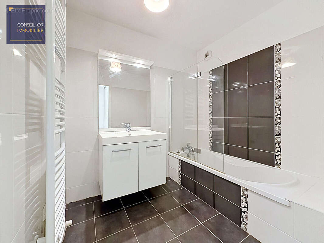 Appartement à SAINT-GENIS-LAVAL