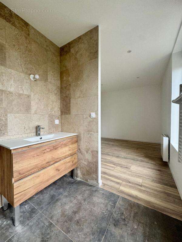 Maison à SEREZIN-DU-RHONE