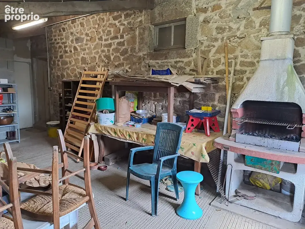 Maison sur un terrain de 9700m² . - photo 13