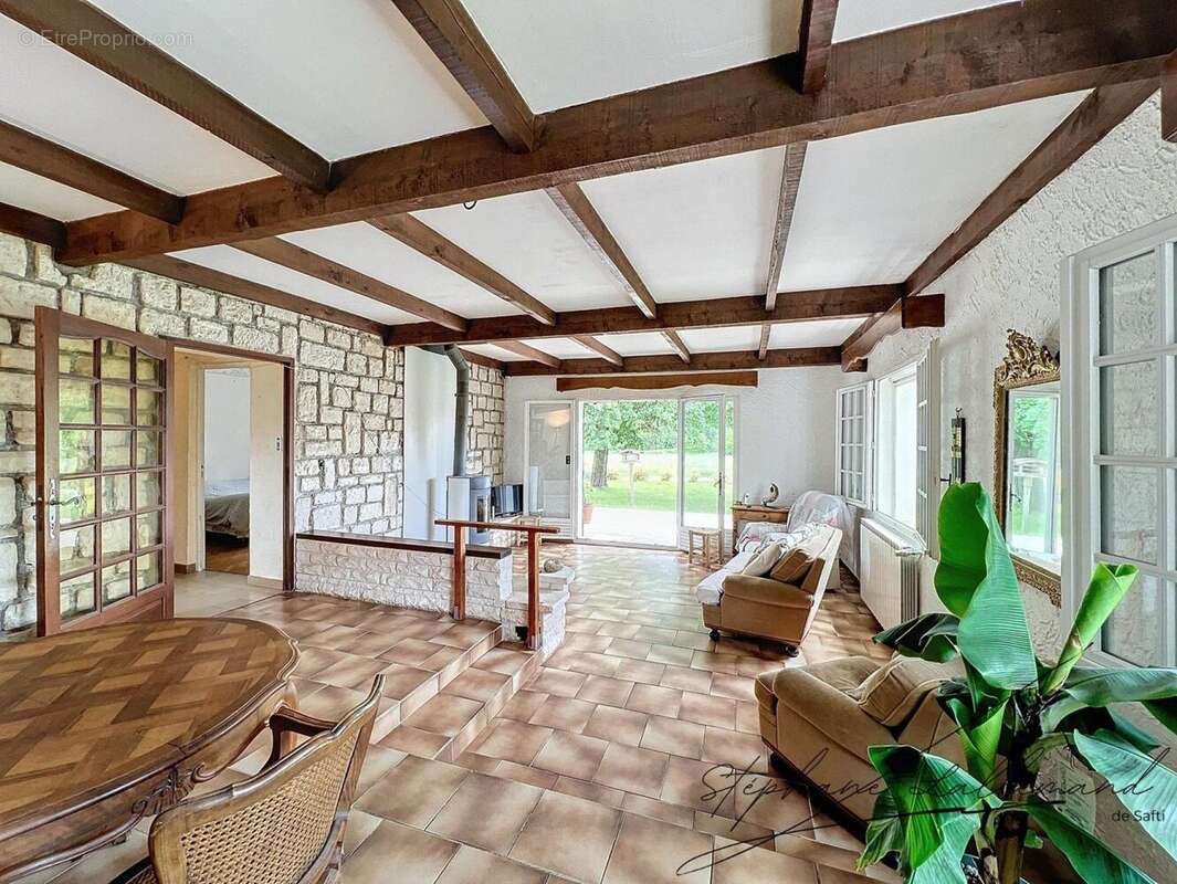 Photo 4 - Maison à SAINT-JULIEN-LES-ROSIERS