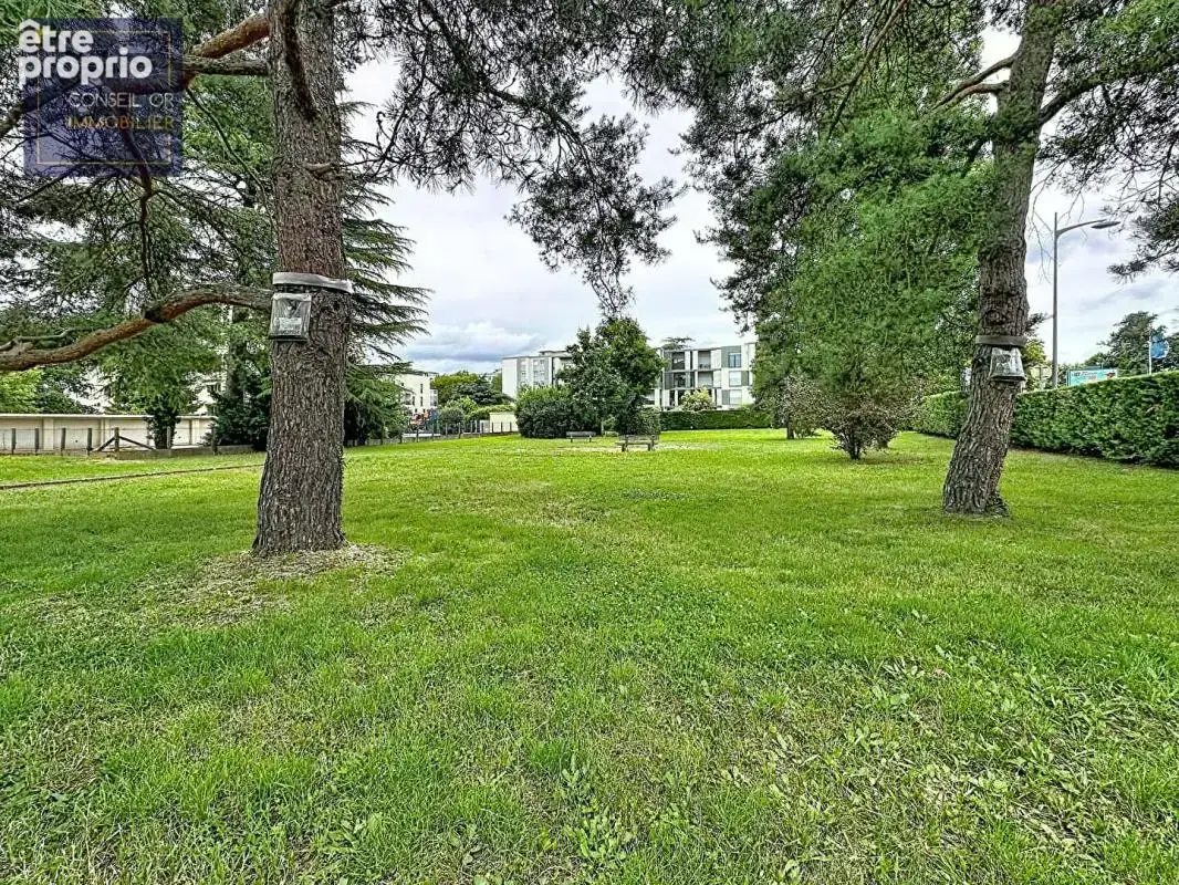 T3 - 77 m2 - 2 chambres - balcon - parking et cave - Francheville Châter - photo 12