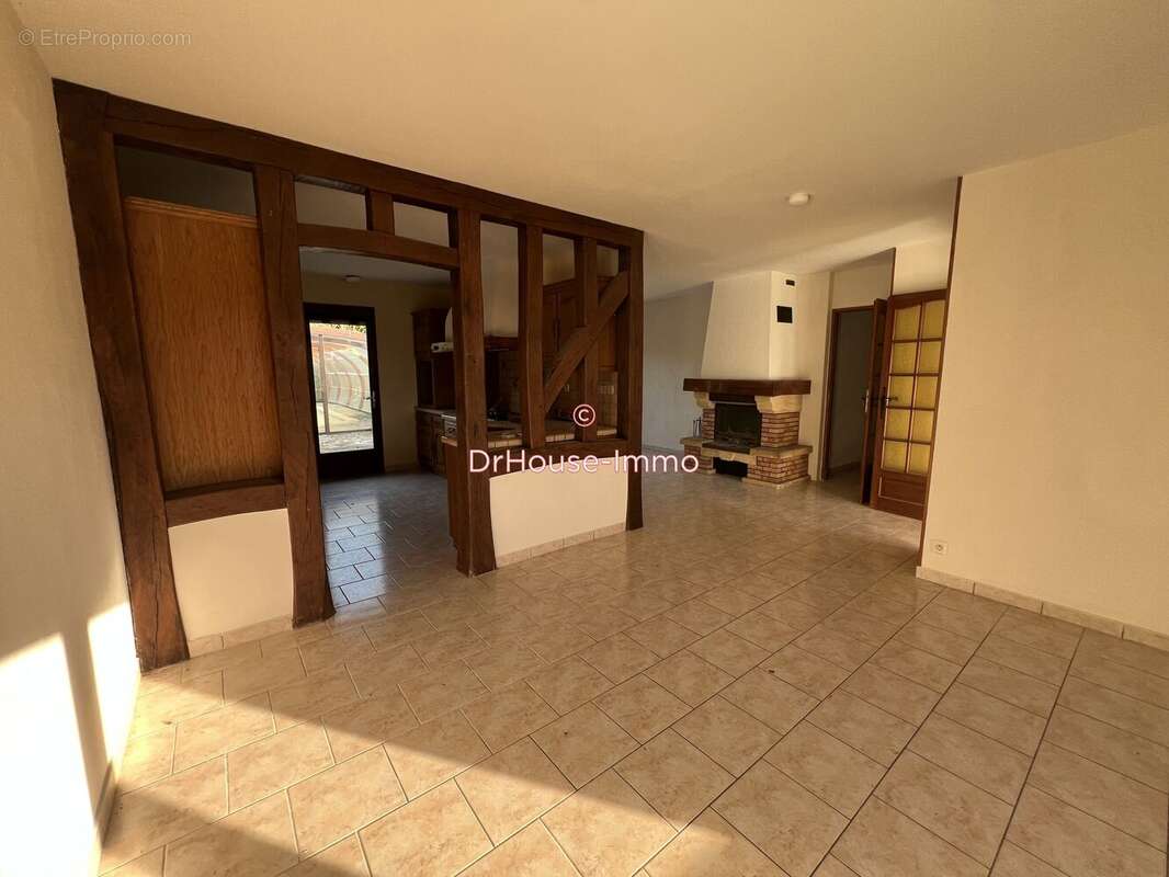 Maison à SAINT-ELOY-DE-GY