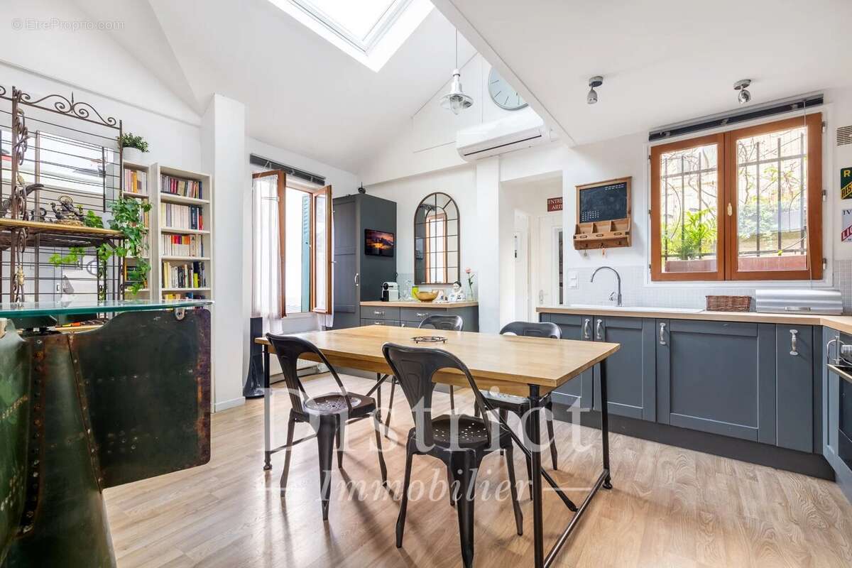Appartement à PARIS-11E